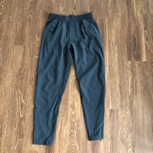 Lululemon chill motion pant medium